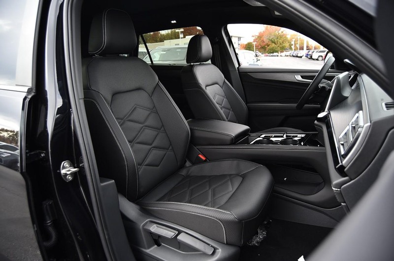 Volkswagen Atlas Cross Sport Vehicle Image 20