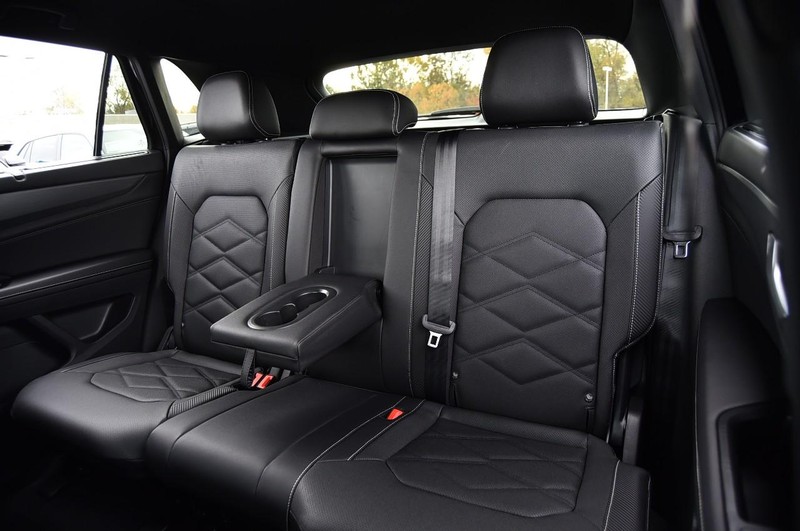 Volkswagen Atlas Cross Sport Vehicle Image 22