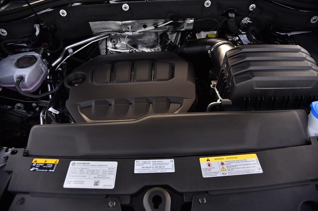 Volkswagen Atlas Cross Sport Vehicle Full-screen Gallery Image 27