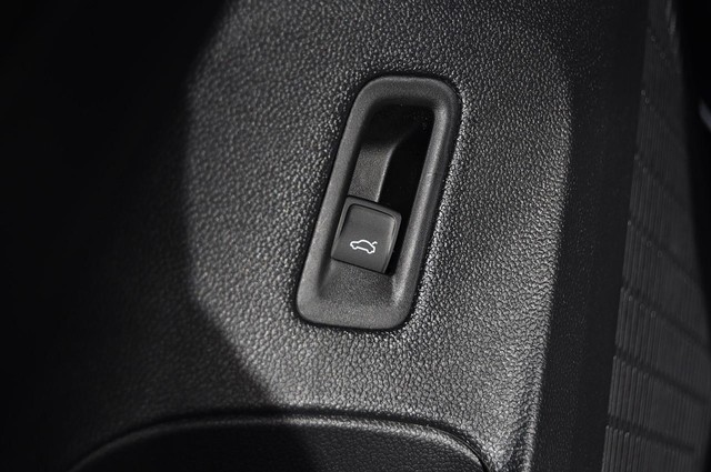 Volkswagen Atlas Cross Sport Vehicle Image 10