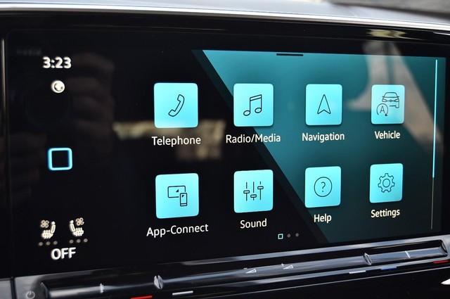 Volkswagen Atlas Cross Sport Vehicle Image 14