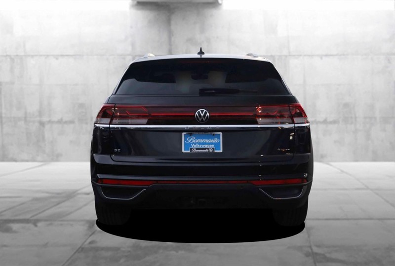Volkswagen Atlas Cross Sport Vehicle Image 06