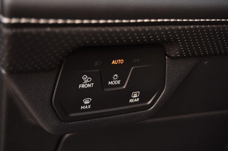 Volkswagen Atlas Cross Sport Vehicle Image 11