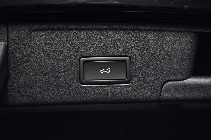 Volkswagen Atlas Cross Sport Vehicle Image 26