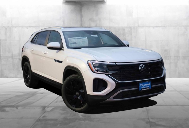 Volkswagen Atlas Cross Sport Vehicle Image 02