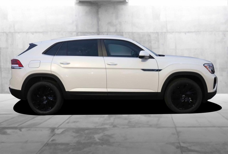 Volkswagen Atlas Cross Sport Vehicle Image 05