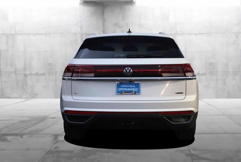 Volkswagen Atlas Cross Sport Vehicle Image 06