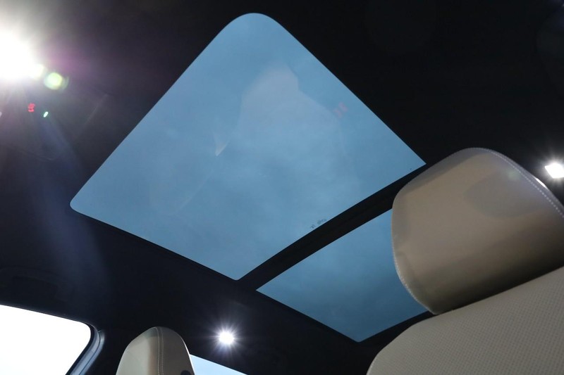 Volkswagen Atlas Cross Sport Vehicle Image 09