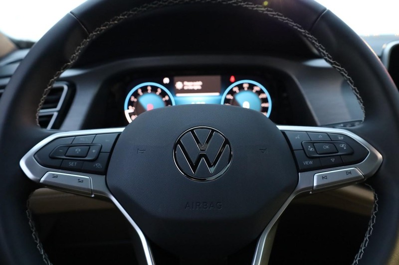 Volkswagen Atlas Cross Sport Vehicle Image 11