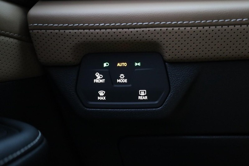 Volkswagen Atlas Cross Sport Vehicle Image 20