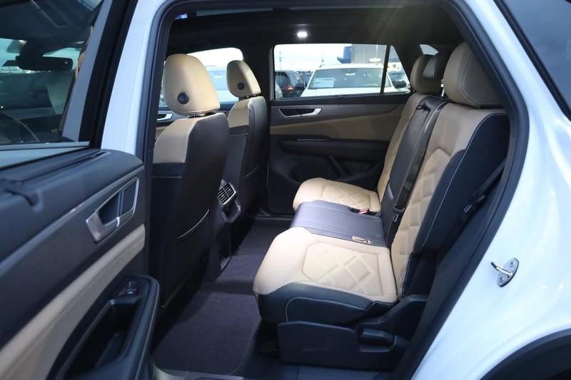 Volkswagen Atlas Cross Sport Vehicle Image 22