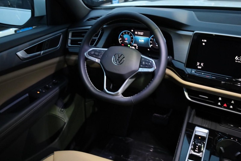 Volkswagen Atlas Cross Sport Vehicle Image 24