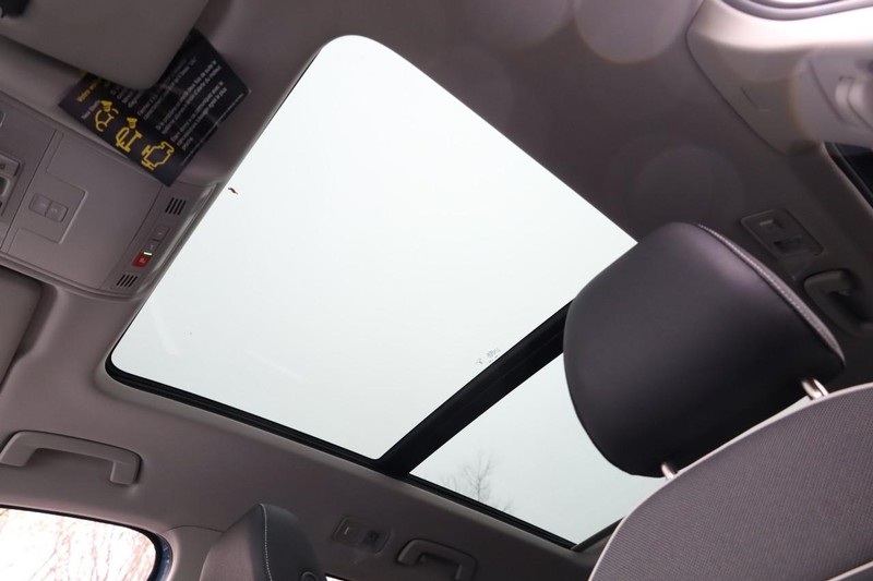 Volkswagen Taos Vehicle Full-screen Gallery Image 9