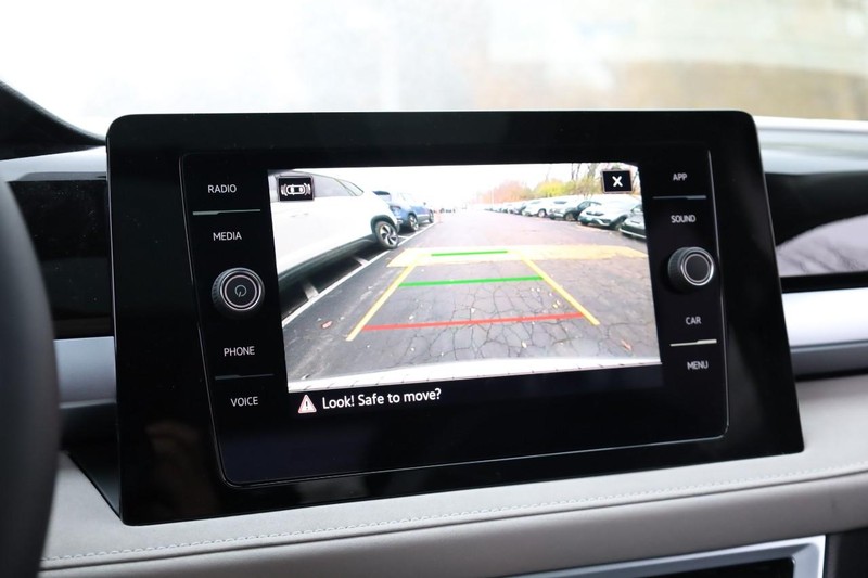 Volkswagen Taos Vehicle Full-screen Gallery Image 14