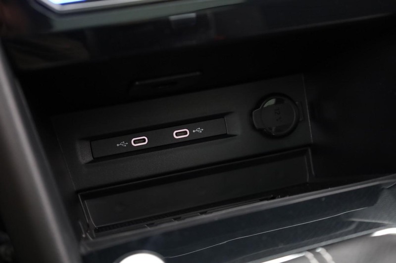 Volkswagen Taos Vehicle Full-screen Gallery Image 16