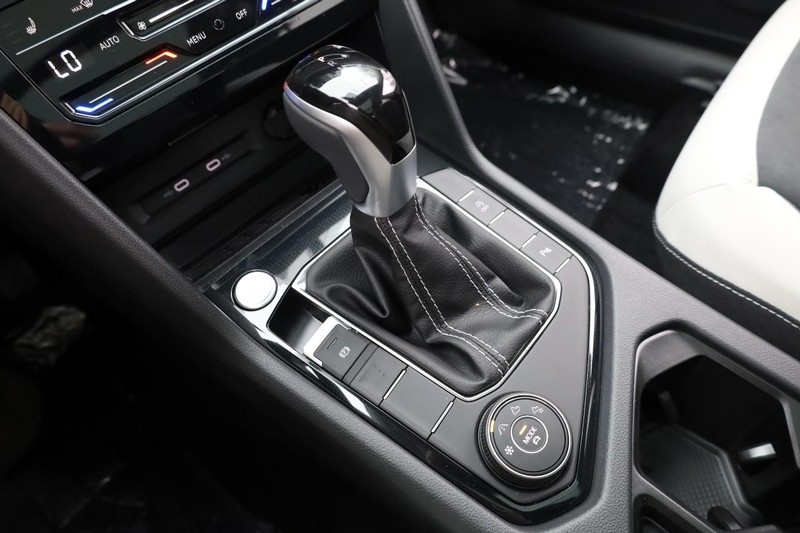 Volkswagen Taos Vehicle Full-screen Gallery Image 17