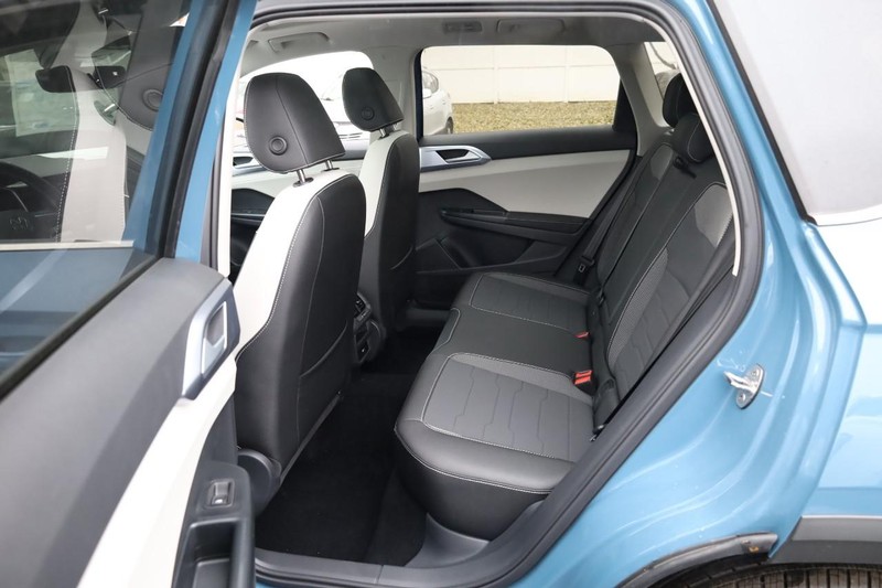 Volkswagen Taos Vehicle Full-screen Gallery Image 22