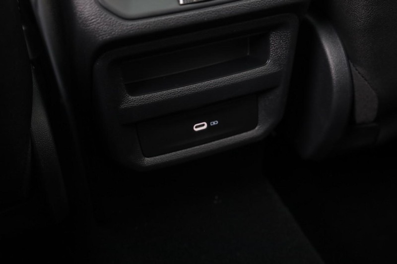 Volkswagen Taos Vehicle Full-screen Gallery Image 23