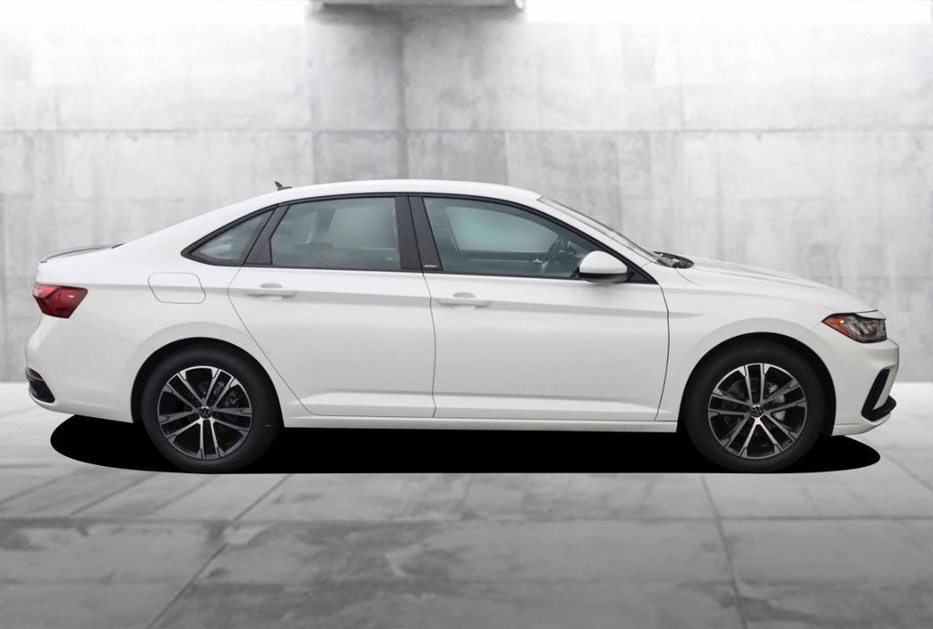 Volkswagen Jetta Vehicle Full-screen Gallery Image 5