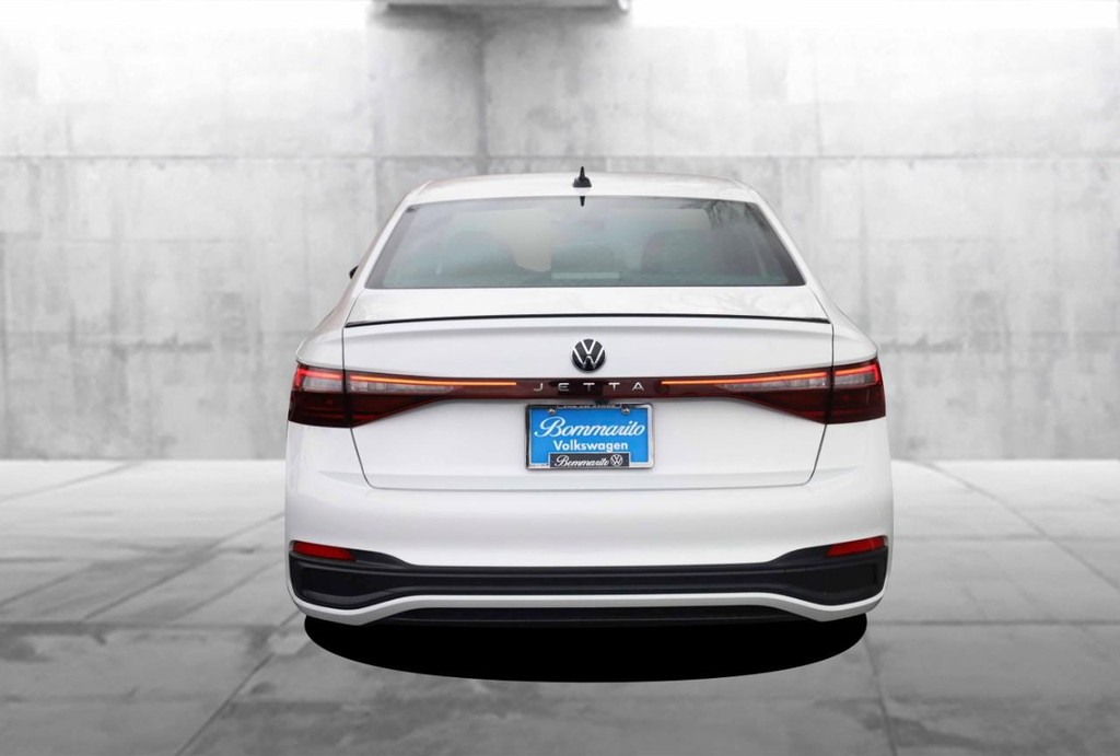 Volkswagen Jetta Vehicle Full-screen Gallery Image 6