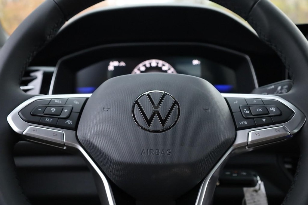 Volkswagen Jetta Vehicle Full-screen Gallery Image 9