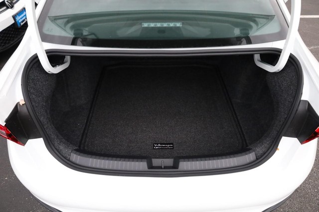 Volkswagen Jetta Vehicle Image 07