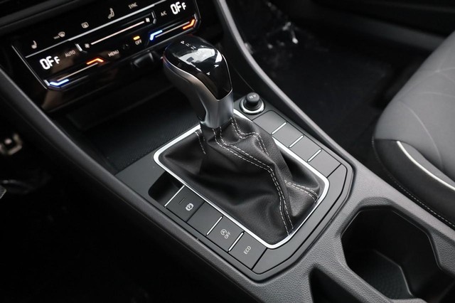 Volkswagen Jetta Vehicle Image 15