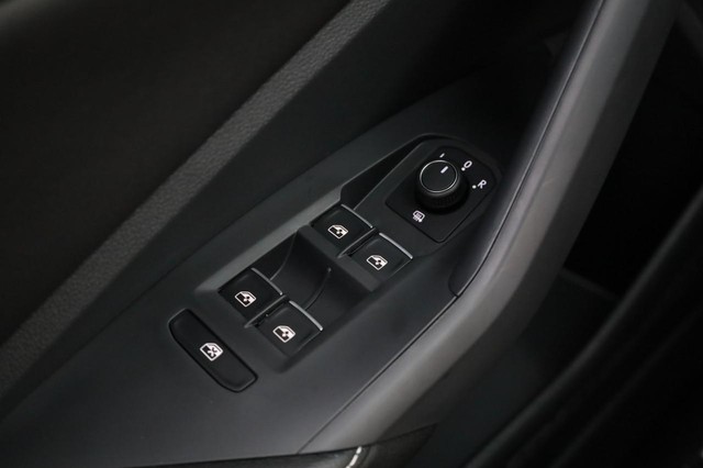 Volkswagen Jetta Vehicle Image 17