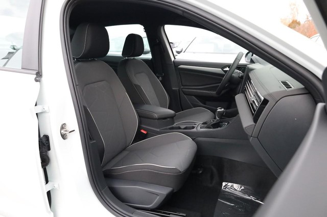 Volkswagen Jetta Vehicle Image 23