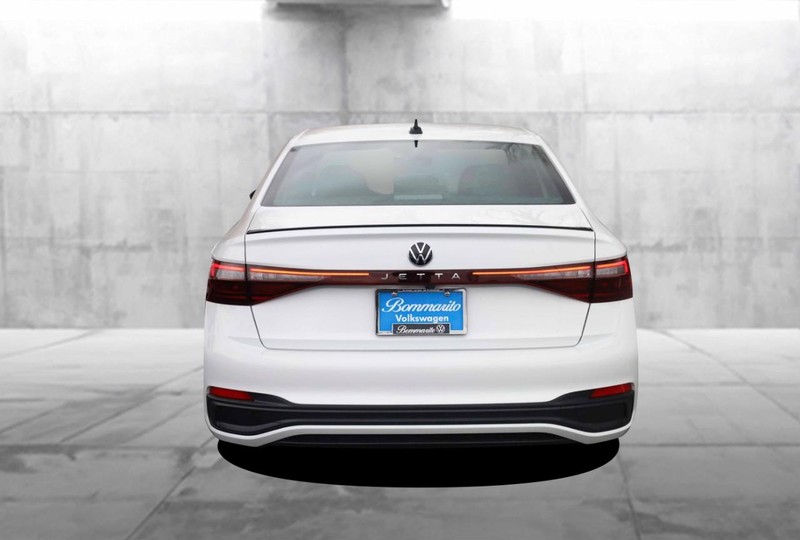 Volkswagen Jetta Vehicle Image 06