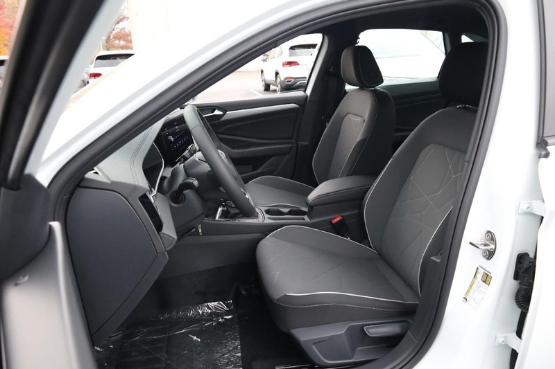 Volkswagen Jetta Vehicle Image 08