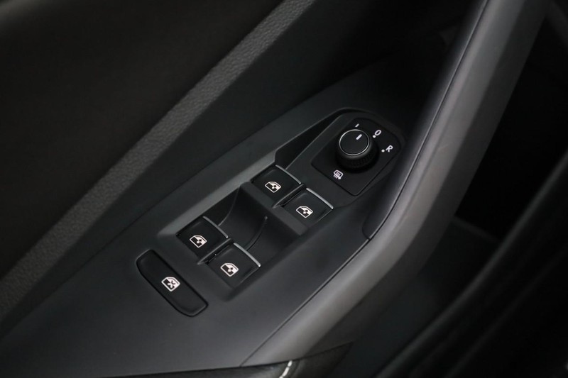 Volkswagen Jetta Vehicle Image 17