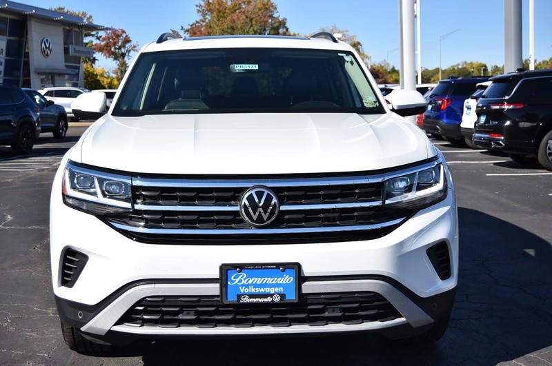 Volkswagen Atlas Vehicle Full-screen Gallery Image 4