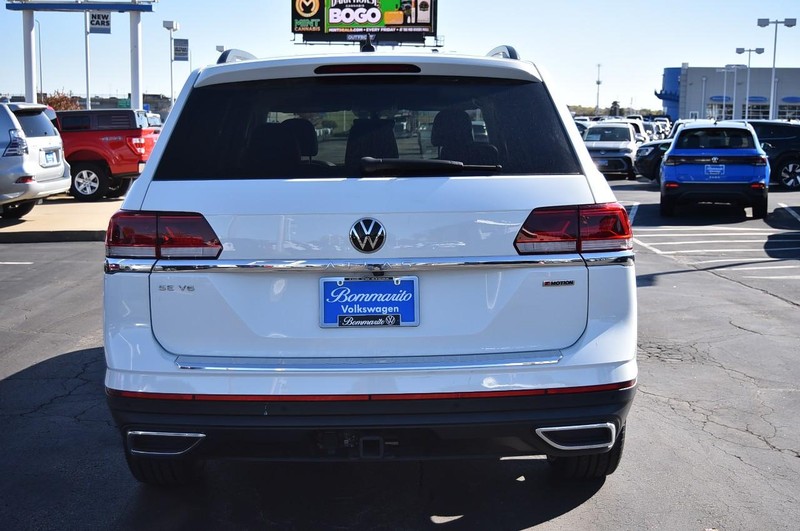 Volkswagen Atlas Vehicle Full-screen Gallery Image 6