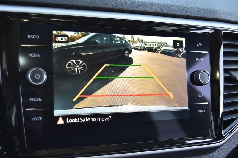 Volkswagen Atlas Vehicle Full-screen Gallery Image 11