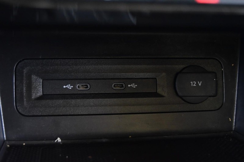 Volkswagen Atlas Vehicle Full-screen Gallery Image 14