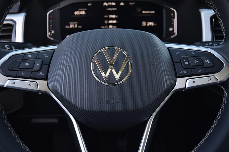 Volkswagen Atlas Vehicle Full-screen Gallery Image 16