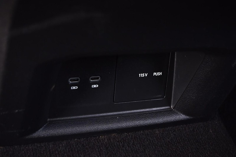 Volkswagen Atlas Vehicle Full-screen Gallery Image 22