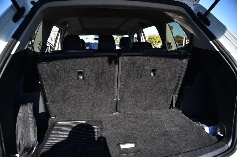 Volkswagen Atlas Vehicle Full-screen Gallery Image 24