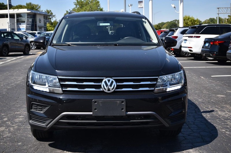 Volkswagen Tiguan Vehicle Full-screen Gallery Image 4