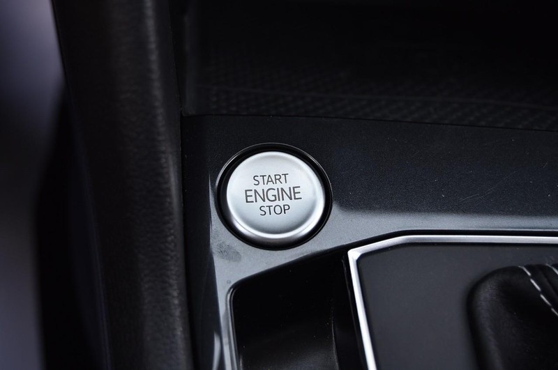 Volkswagen Tiguan Vehicle Full-screen Gallery Image 16