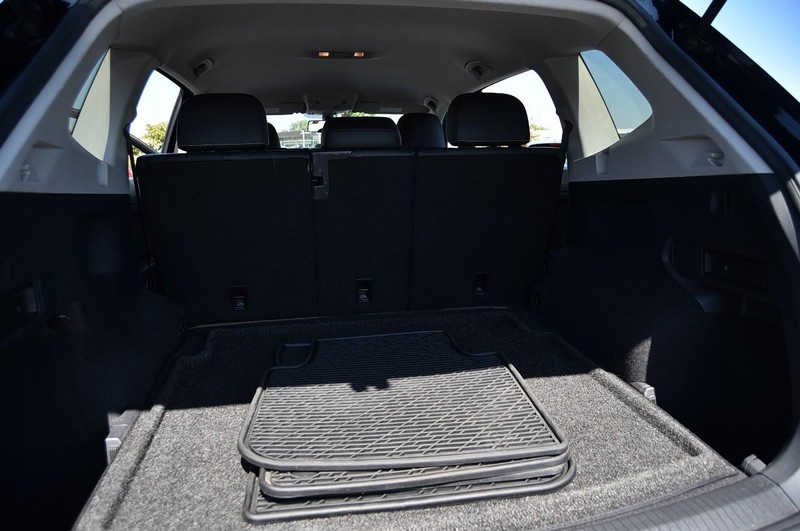 Volkswagen Tiguan Vehicle Full-screen Gallery Image 24