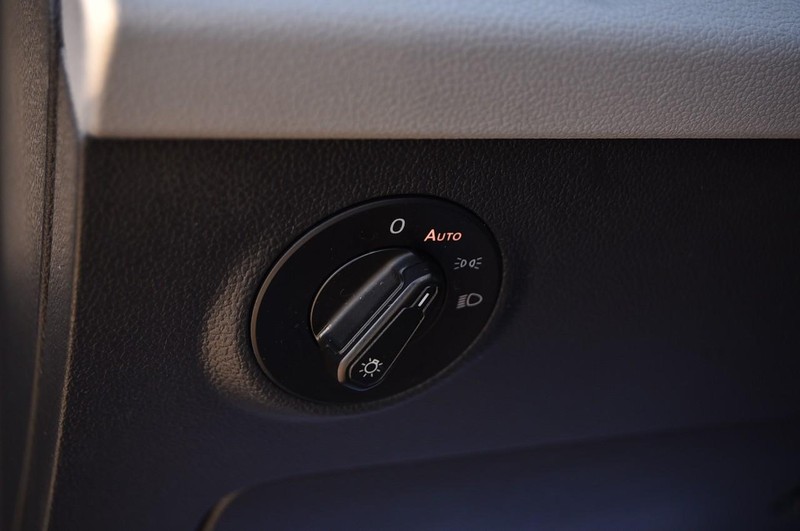 Volkswagen Taos Vehicle Full-screen Gallery Image 10