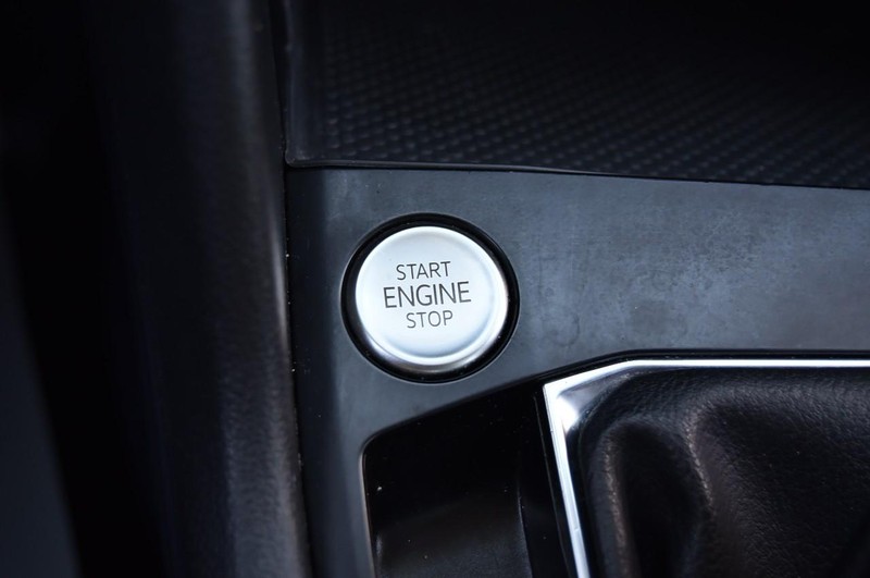 Volkswagen Taos Vehicle Full-screen Gallery Image 16