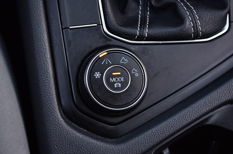 Volkswagen Taos Vehicle Full-screen Gallery Image 17