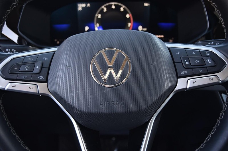 Volkswagen Taos Vehicle Full-screen Gallery Image 18