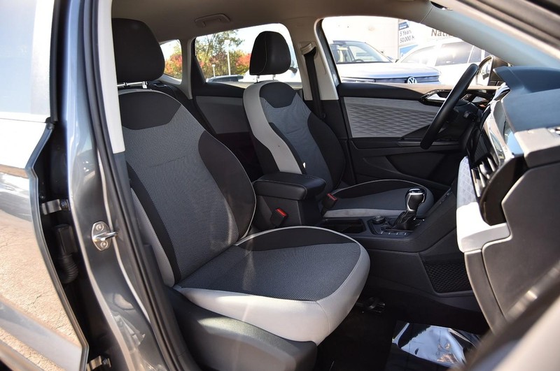 Volkswagen Taos Vehicle Full-screen Gallery Image 20