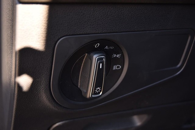 Volkswagen Tiguan Vehicle Image 10