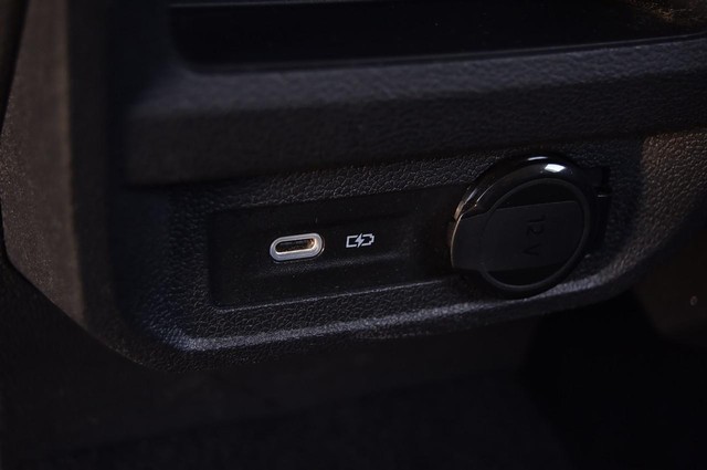 Volkswagen Tiguan Vehicle Image 22