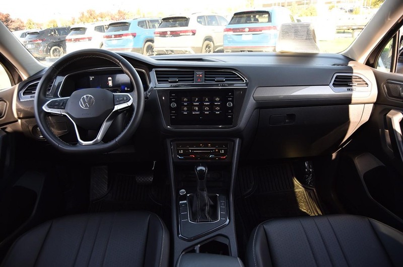 Volkswagen Tiguan Vehicle Image 07